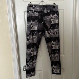 Adidas cropped leggings size M